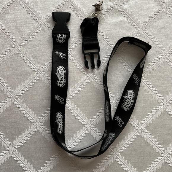 San Antonio Spurs lanyard - Picture 3 of 3